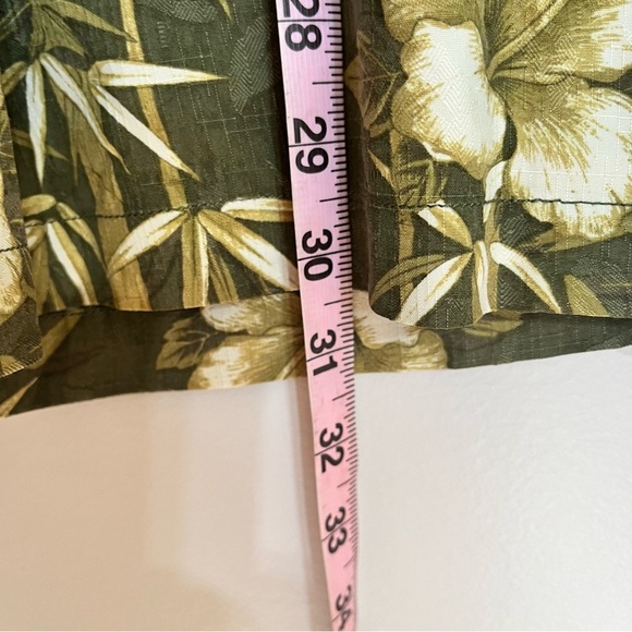 Tommy Bahama Mens 100% Silk Tropical Floral Short Sleeve Button Shirt Green Sz L - Picture 6 of 6